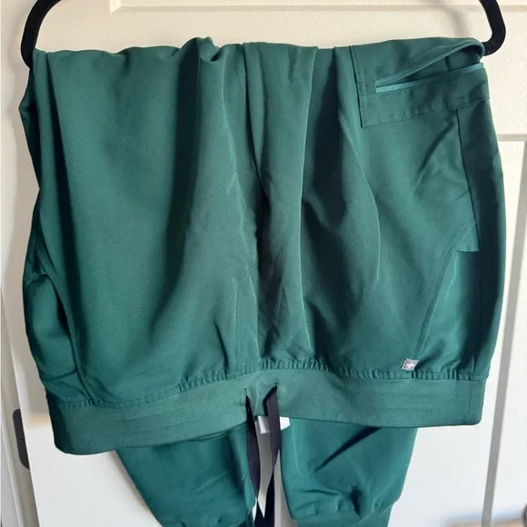 FIGS Scrubs Set Green Technical Collection Top L Bottom XL Jogger Pants - Picture 6 of 9